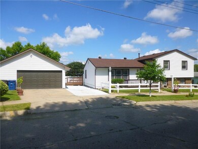 2814 Wedgewood Rd, Des Moines, IA 50317 - photo 2