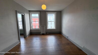 527 Columbia St unit 3, Hudson, NY 12534 - photo 3