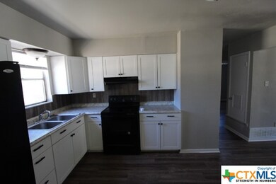 2402 Live Oak Dr, Copperas Cove, TX 76522 - photo 5