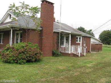 316 Hawthorne Dr, Asheboro, NC 27205 - photo 2