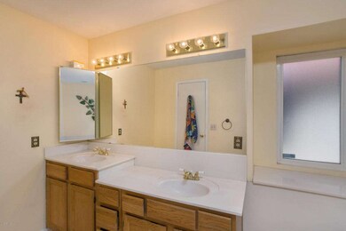 1207_E_Campbell_Ave_07