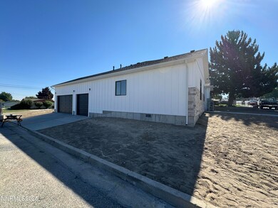 5270 Marla Dr, Winnemucca, NV 89445 - photo 4
