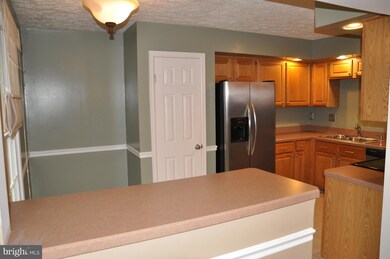 8283 Berryfield Dr, Nottingham, MD 21236 - photo 3