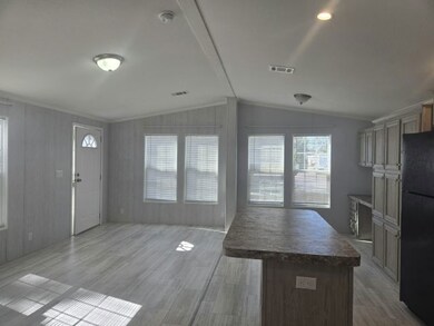 1123 Walt Williams Rd unit 30, Lakeland, FL 33809 - photo 6