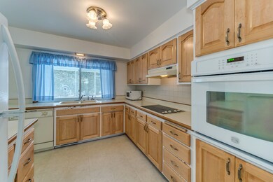 228 Tanoak Ln, Naperville, IL 60540 - photo 5