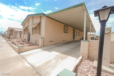 3037 Gavilan Ln, Las Vegas, NV 89122 - photo 2