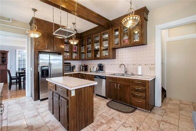 Stainless steel appliances give a modern touch to 
