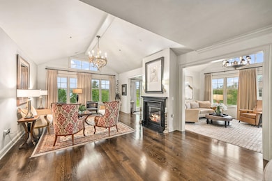 Gracious Great Room w/Vaulted Ceiling
