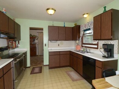 2496 Hillpoint Rd, Mc Farland, WI 53558 - photo 5