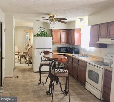 701 Clover Valley Ct, Edgewood, MD 21040 - photo 4