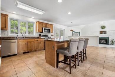 37 Stirling Ave, Hooksett, NH 03106 - photo 2