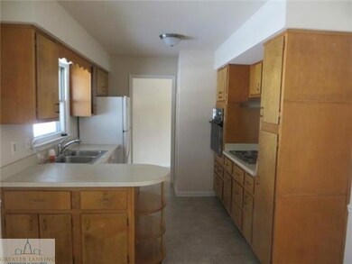 3329 Snowglen Ln, Lansing, MI 48917 - photo 2