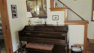 301 Pleasant St, Elkhart, IN 46514 - photo 2