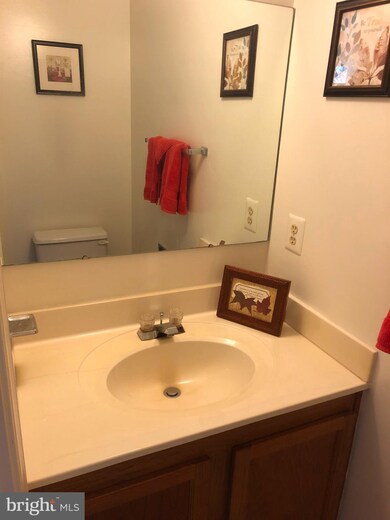 6493 Brick Hearth Ct, Alexandria, VA 22306 - photo 7