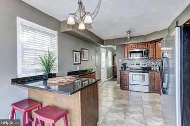 252 Manassas Dr, Manassas Park, VA 20111 - photo 5