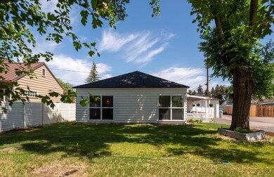 33-web-or-mls-1131 SW Evergreen Ave-33