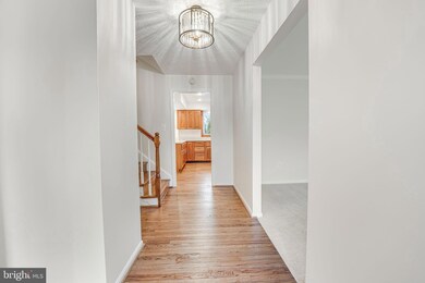 1742 Lockerbie Ln, Vienna, VA 22182 - photo 3