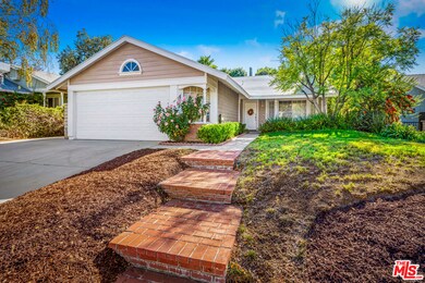 22536 Paragon Dr, Santa Clarita, CA 91350 - photo 2