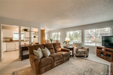 718 14th St NE, East Wenatchee, WA 98802 - photo 2