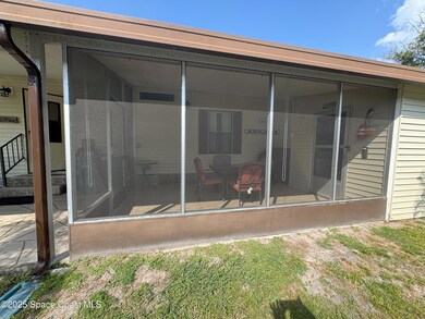 905 Dogwood pch