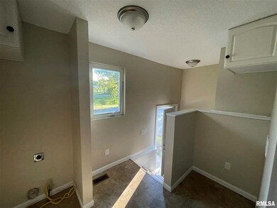 6402 N Division St, Davenport, IA 52806 - photo 3