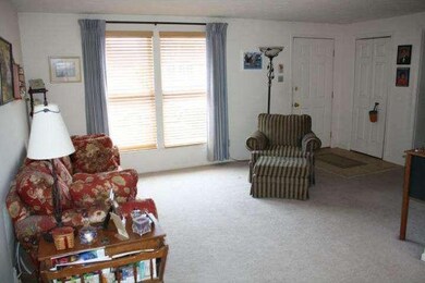 423 Musket Dr, Morrisville, PA 19067 - photo 2