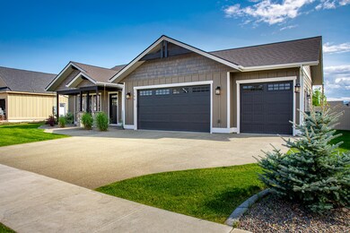 triple garage Ali Loop