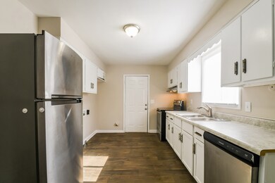 2702 Fairview St, Anderson, IN 46016 - photo 7