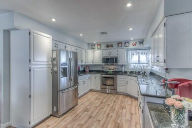 Kitchen (1)-SMALL