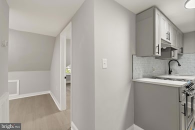 216 Collingdale Ave unit 5, Darby, PA 19023 - photo 4