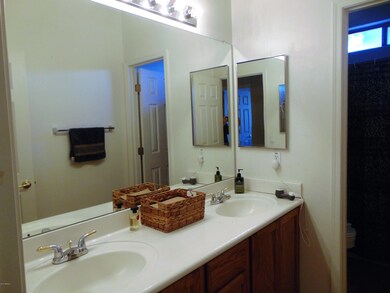 61 E Elgin St, Gilbert, AZ 85295 - photo 2