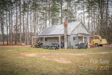 247 Pleasant Meadow Ln, Hendersonville, NC 28792 - photo 4