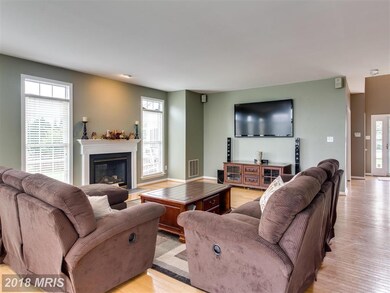 748 Sussex Ct, Sykesville, MD 21784 - photo 3