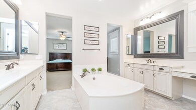 2894 E Wyatt Way - 29