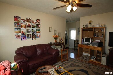 6402 Hillandale Rd, Davenport, IA 52806 - photo 5