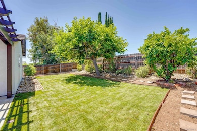 8896 Belfast Cir, San Diego, CA 92126 - photo 2