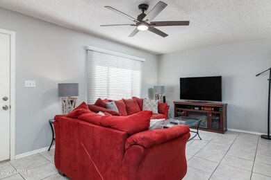 03_Great Room_413 E Redmon Drive.jpg