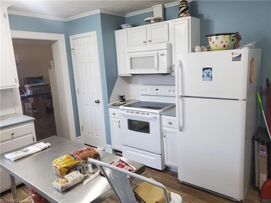 327 Northwood Dr, Asheboro, NC 27203 - photo 3