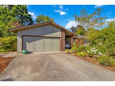 2135 Rocky Ln, Eugene, OR 97401 - photo 2