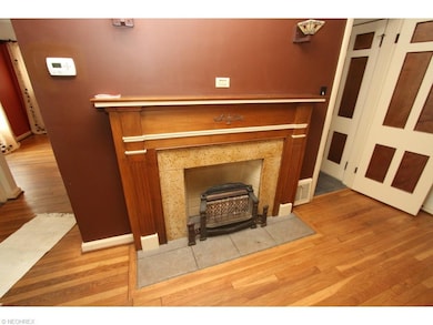 FIREPLACE IN LIVING ROOM