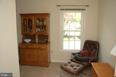 12703 Turberville Ct, Herndon, VA 20171 - photo 4