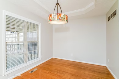 009-photo-dining-room-10470637