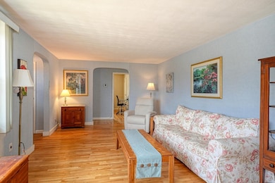 830 Trapelo Rd, Waltham, MA 02452 - photo 5