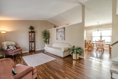 6812 Creedmoor Ct, Louisville, KY 40228 - photo 6