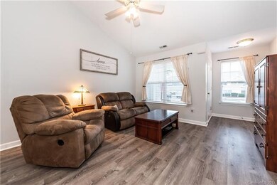 2015 Shady Pond Dr unit 179, Clover, SC 29710 - photo 4