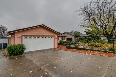2968 Starlight Blvd, Redding, CA 96001 - photo 2