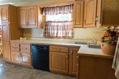 128 Hopewell Dr, Struthers, OH 44471 - photo 3