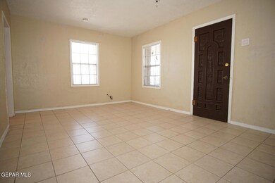 3922 N Piedras St unit Front, El Paso, TX 79930 - photo 2