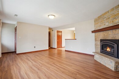 1025 Boyer St, Dubuque, IA 52001 - photo 4
