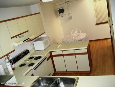 119 Meadow View Ct, Bushkill, PA 18324 - photo 5